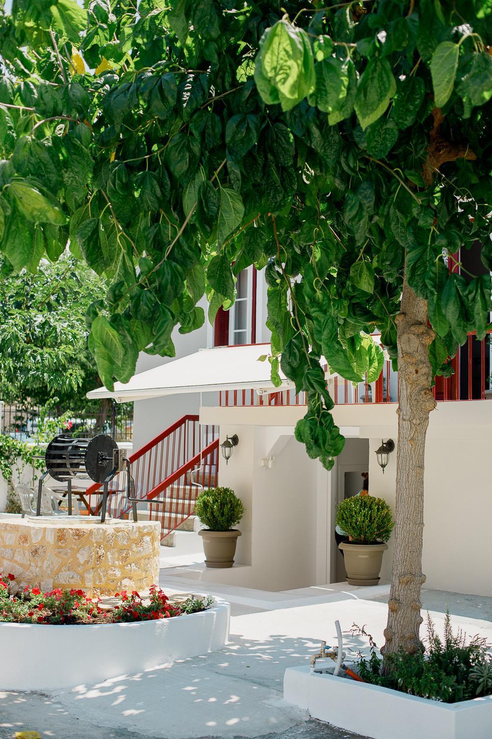 Aparthotel Iris Garden Retreat Korinth Exterior foto